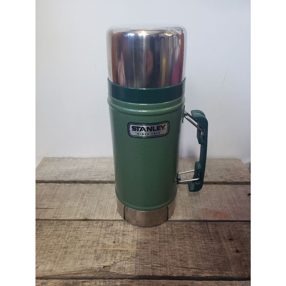 STANLEY THERMOS Classic Green 24 Ounce Metal